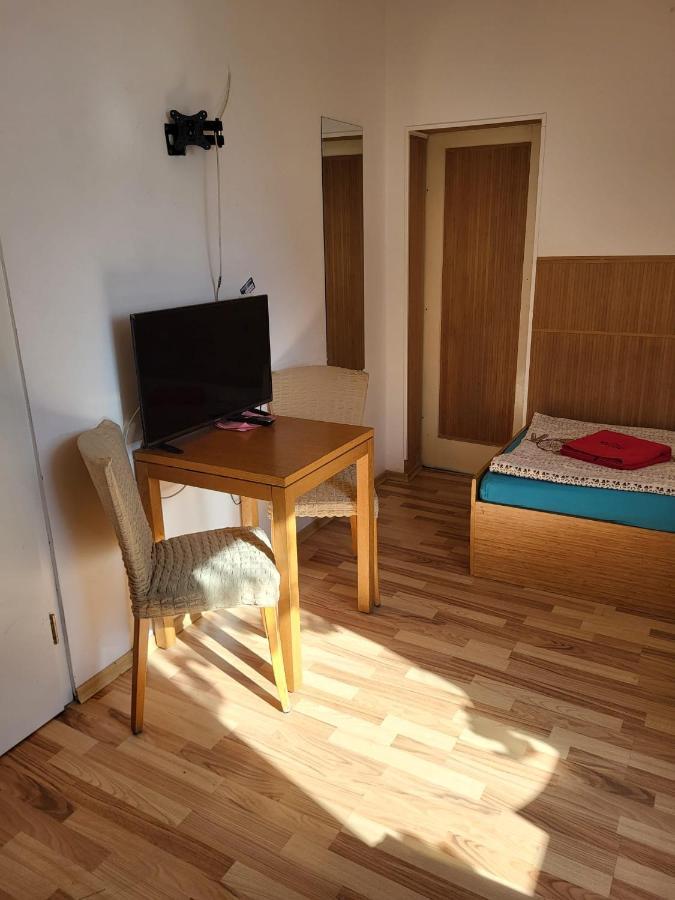 Pension Haus Baron 1 Neckarau MHG Buitenkant foto