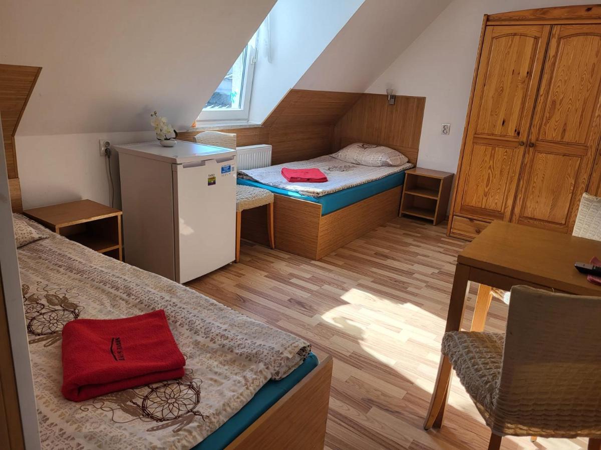 Pension Haus Baron 1 Neckarau MHG Buitenkant foto