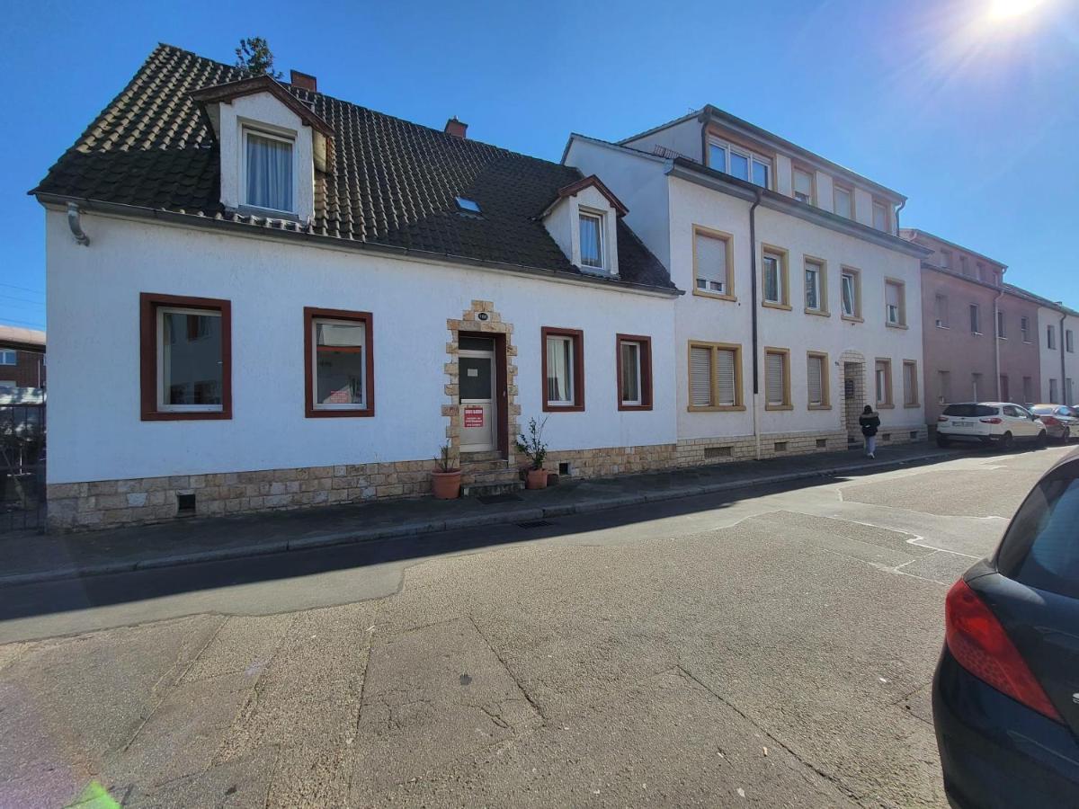 Pension Haus Baron 1 Neckarau MHG Buitenkant foto