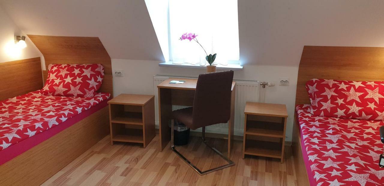 Pension Haus Baron 1 Neckarau MHG Buitenkant foto