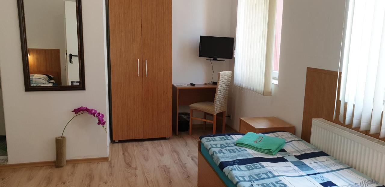 Pension Haus Baron 1 Neckarau MHG Buitenkant foto